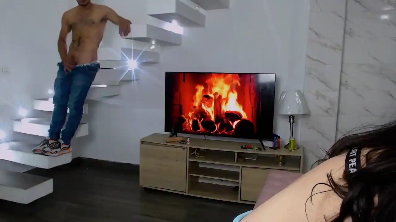 Fierce_couple18 – Amateur.tv Live Sex Cam Video – 2025-04-08 23:07:37