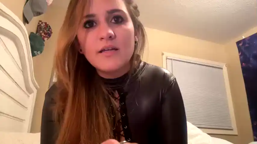 Britneybuckly – Chaturbate Live Sex Cam Video – 2026-05-28 00:29:07