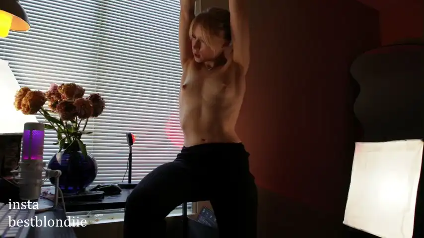 Bestblonde – Stripchat Live Sex Cam Video – 2025-03-21 02:26:44