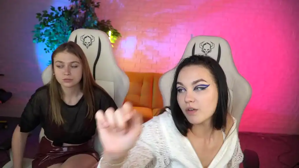 Ember_1 – Showup Live Sex Cam Video – 2025-11-11 18:10:32