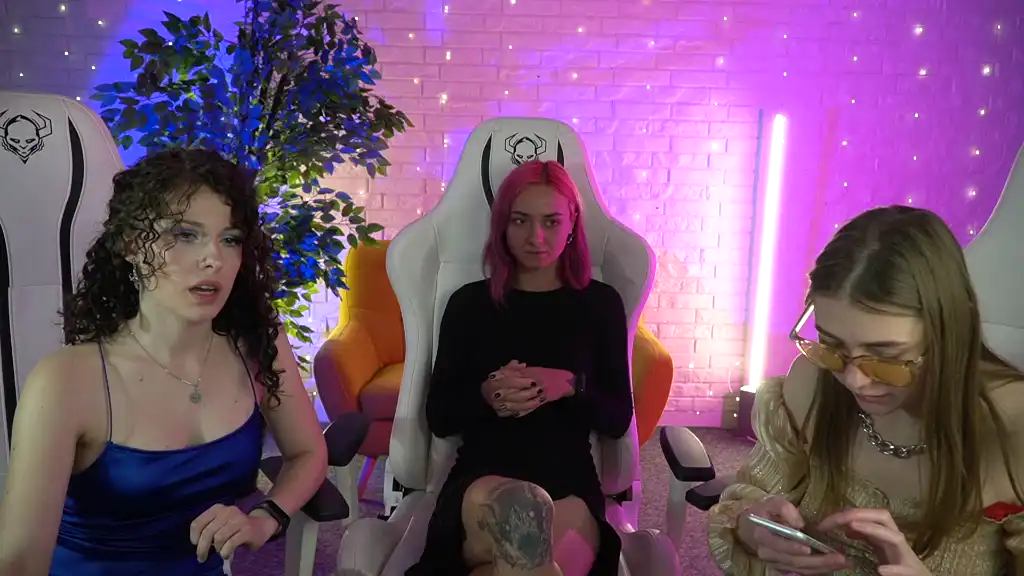 Ember_1 – Showup Live Sex Cam Video – 2026-02-16 16:44:04