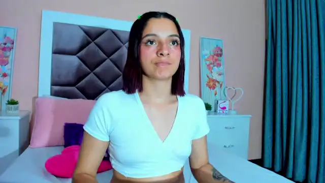 Saarahjones – Xlovecam Live Sex Cam Video – 2025-01-05 14:04:41