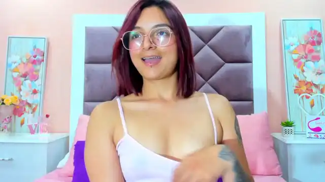 Saarahjones – Xlovecam Live Sex Cam Video – 2025-07-17 14:33:18