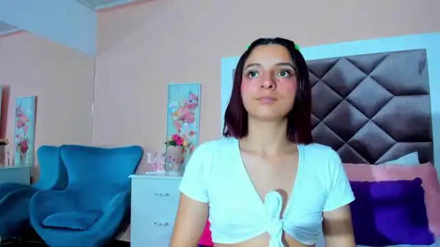 Saarahjones – Xlovecam Live Sex Cam Video – 2025-10-23 21:23:14