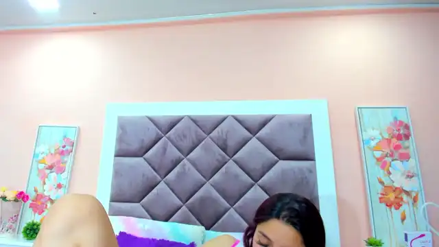 Saarahjones – Xlovecam Live Sex Cam Video – 2026-01-25 04:52:36
