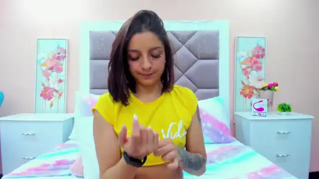 Saarahjones – Xlovecam Live Sex Cam Video – 2026-02-09 01:23:49