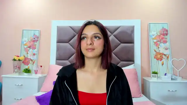 Saarahjones – Xlovecam Live Sex Cam Video – 2025-12-15 12:32:48