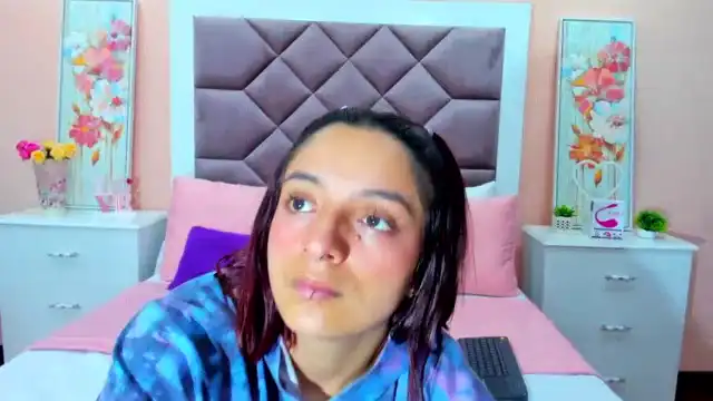 Saarahjones – Xlovecam Live Sex Cam Video – 2025-04-01 06:47:33
