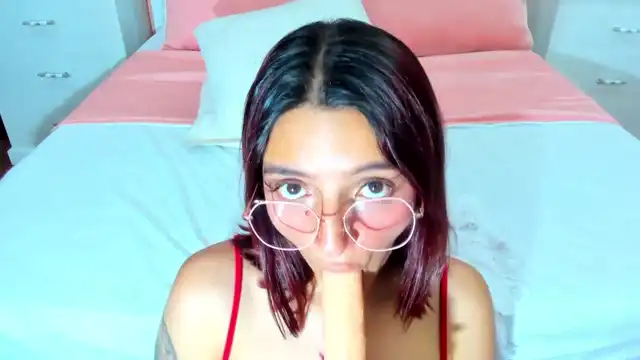 Saarahjones – Xlovecam Live Sex Cam Video – 2026-03-11 05:46:34