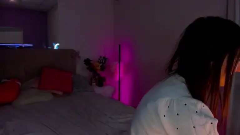 Lauraleee – Streamate Live Sex Cam Video – 2025-12-20 18:20:02