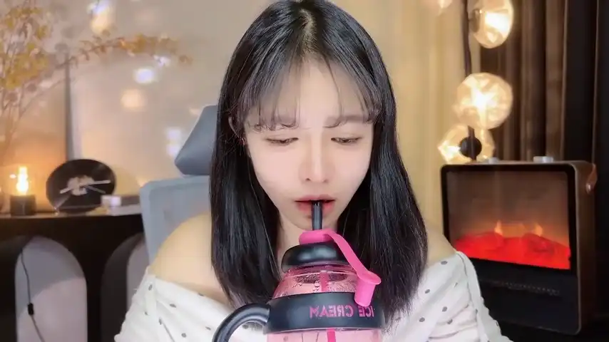 Xiaodaibabyy – Stripchat Live Sex Cam Video – 2025-09-19 22:31:35
