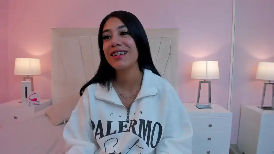 Nikypierce – Xlovecam Live Sex Cam Video – 2025-11-04 15:13:31