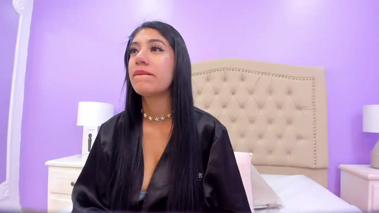 Nikypierce – Xlovecam Live Sex Cam Video – 2025-05-28 19:24:35