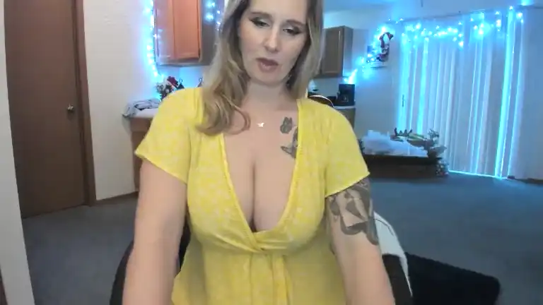 Hottyhousewife18 – Streamate Live Sex Cam Video – 2026-05-15 17:40:56