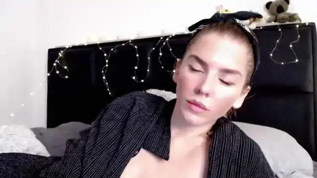 K_i_a – Myfreecams Live Sex Cam Video – 2026-05-12 13:04:48