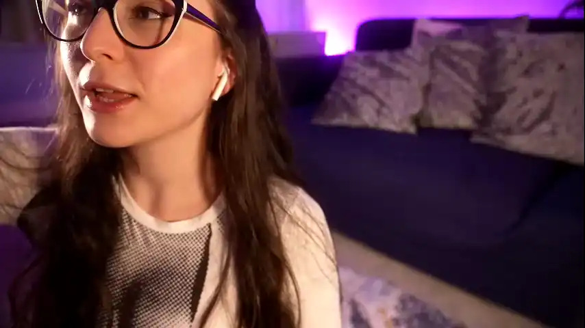 Littlee33 – Chaturbate Live Sex Cam Video – 2026-05-06 16:00:14