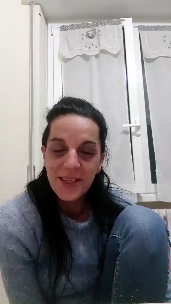Luciaegraziella – Cam4 Live Sex Cam Video – 2025-12-12 08:21:11