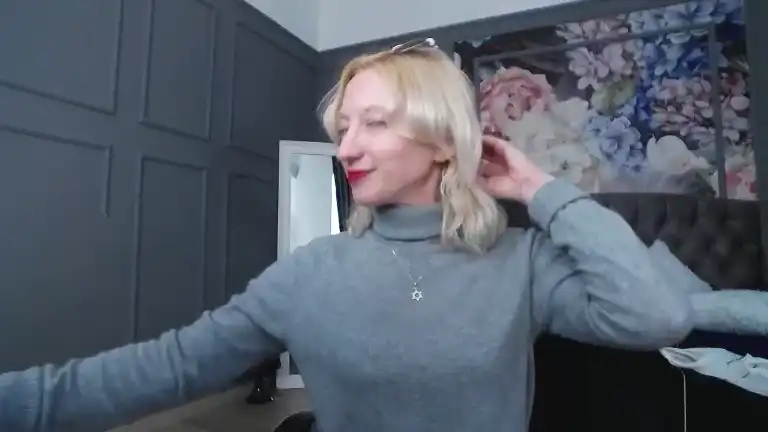 Nataliexbitton – Streamate Live Sex Cam Video – 2026-05-19 18:48:55