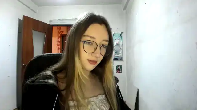Candyycrushh – Myfreecams Live Sex Cam Video – 2025-02-27 08:01:10